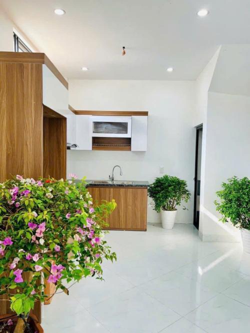 Nhà 5 tầng sang trọng 100m2 mặt tiền rộng, trước nhà ô tô tránh